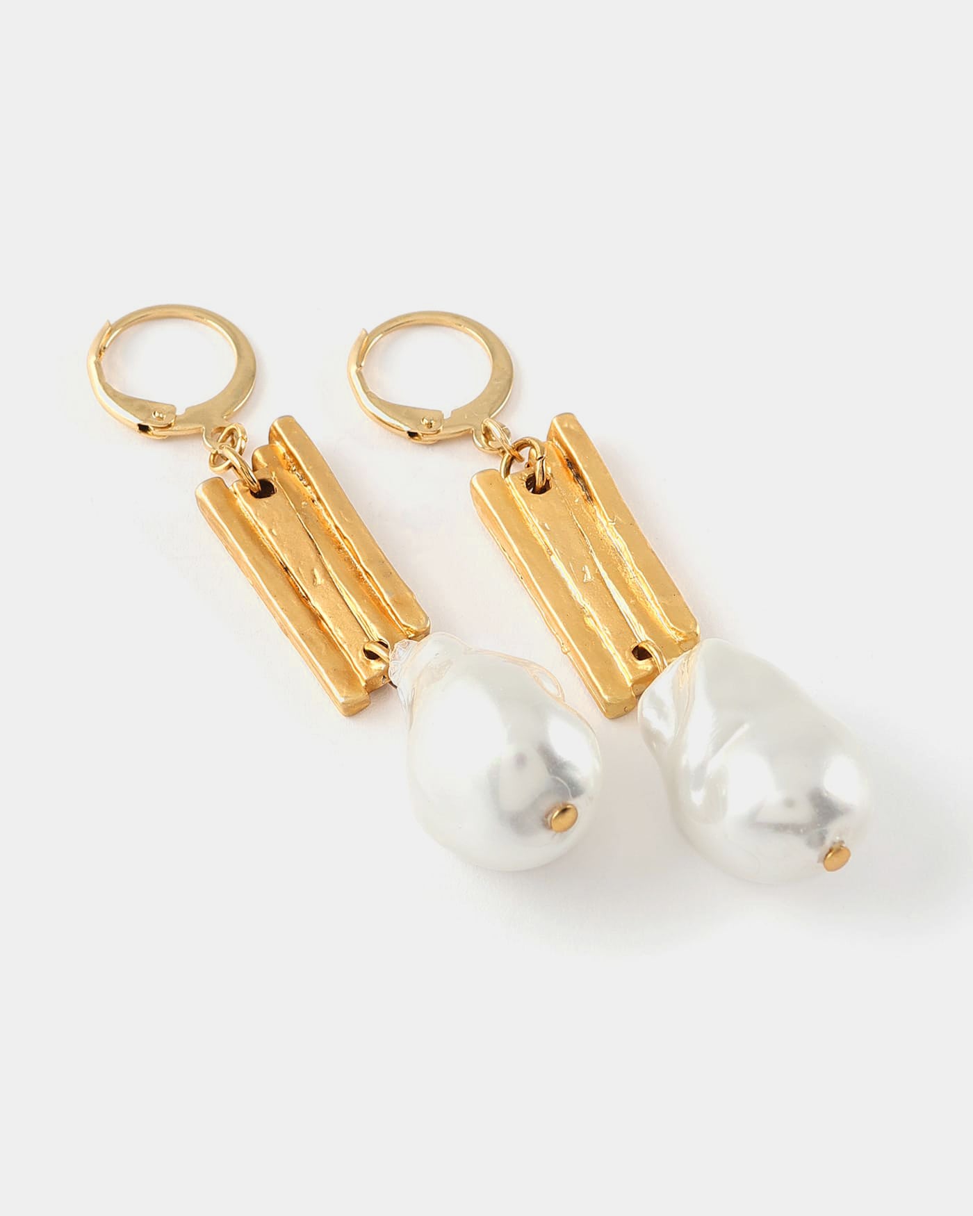 Rusi Gold Earrings