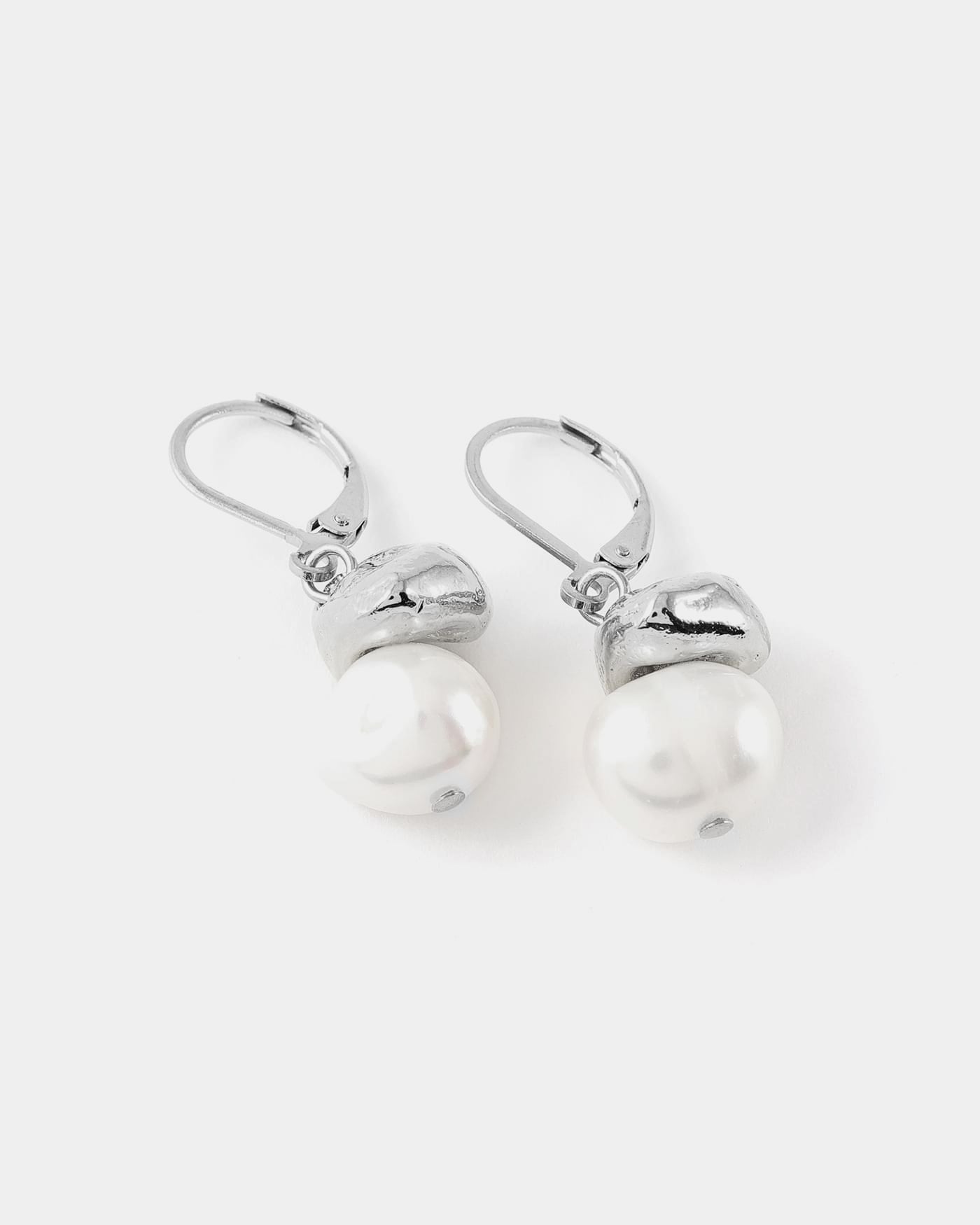 Fomes Silver Earrings