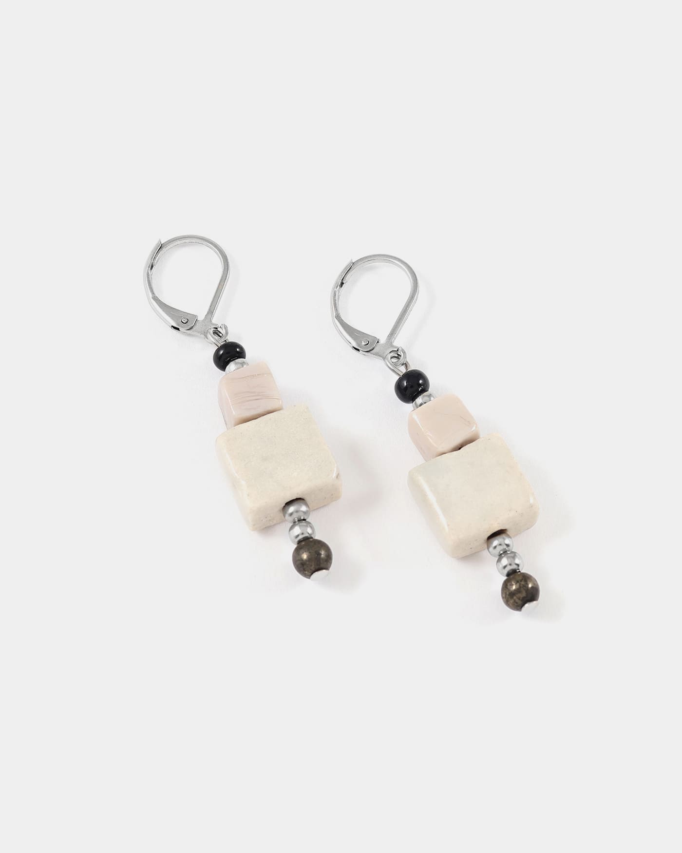 Foramen silver earrings