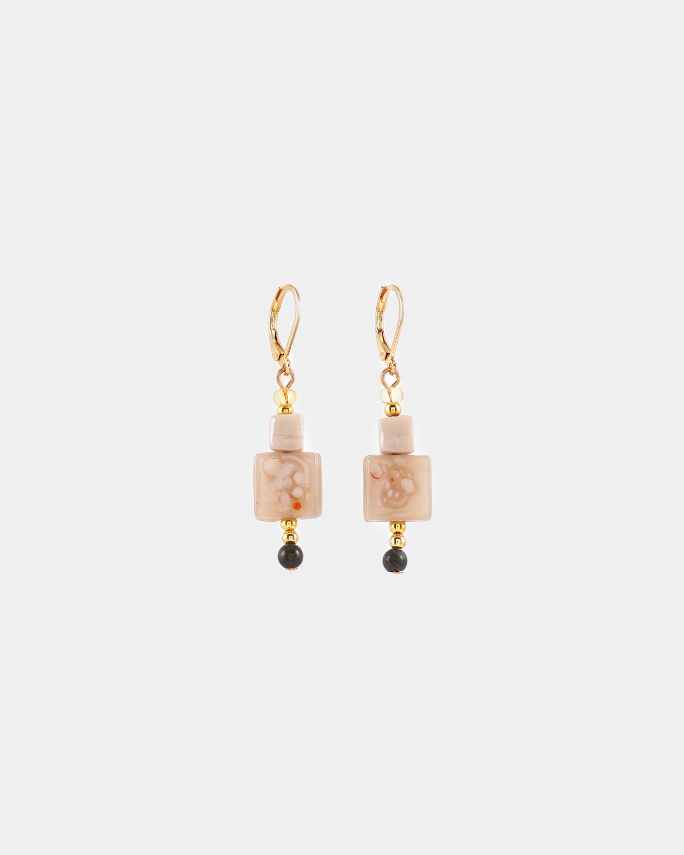 Foramen gold earrings