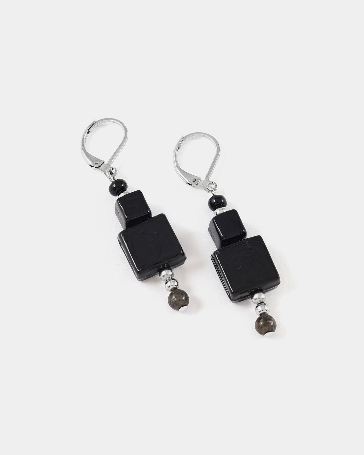 Foramen silver earrings