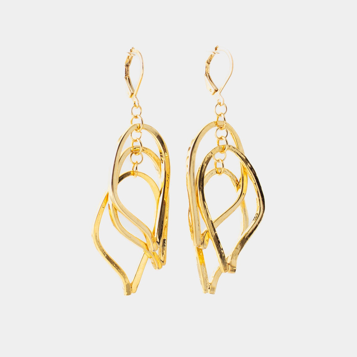 Solane | Long gold earrings | Anne-Marie Chagnon