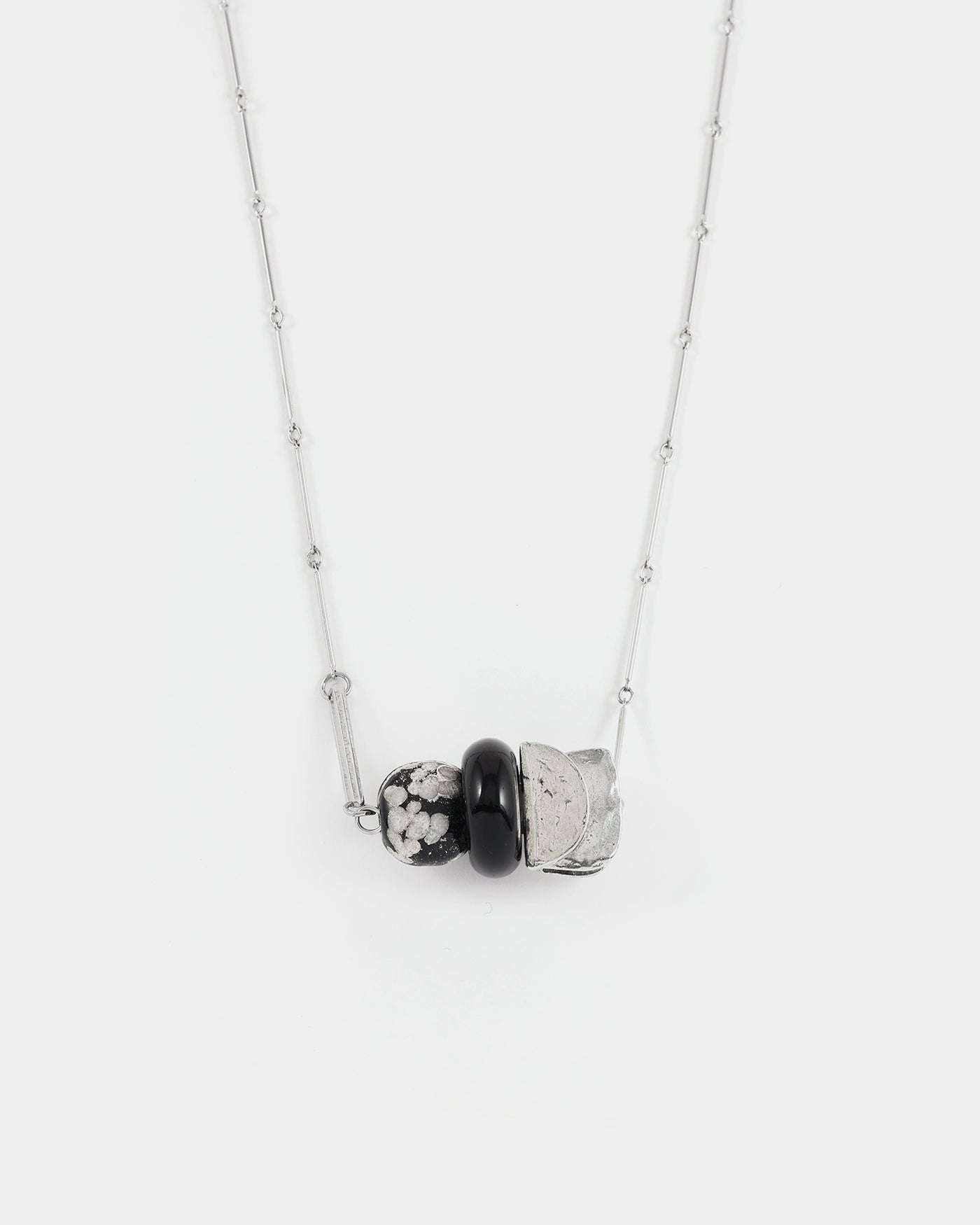 Grus silver necklace