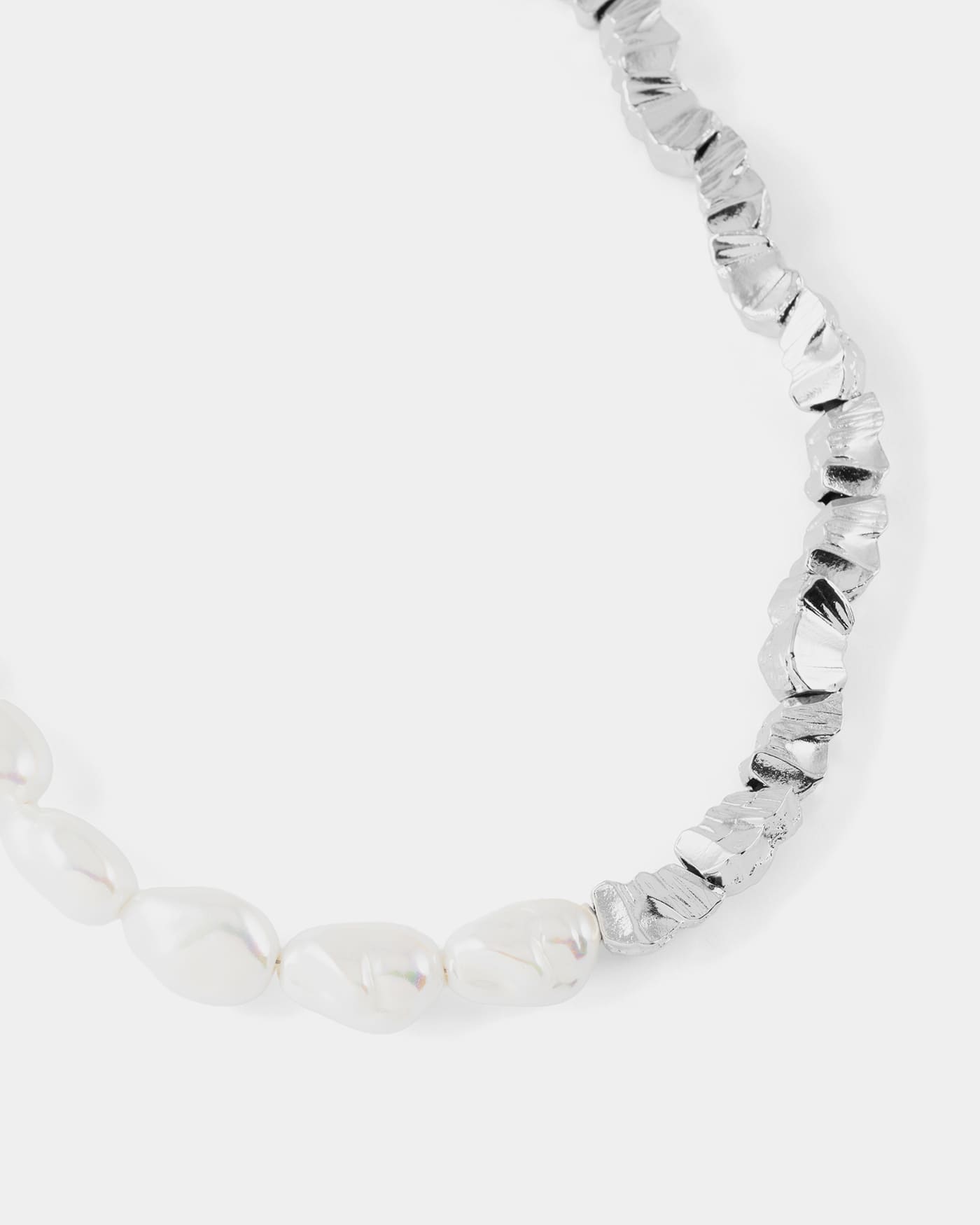 Xalune Silver Necklace