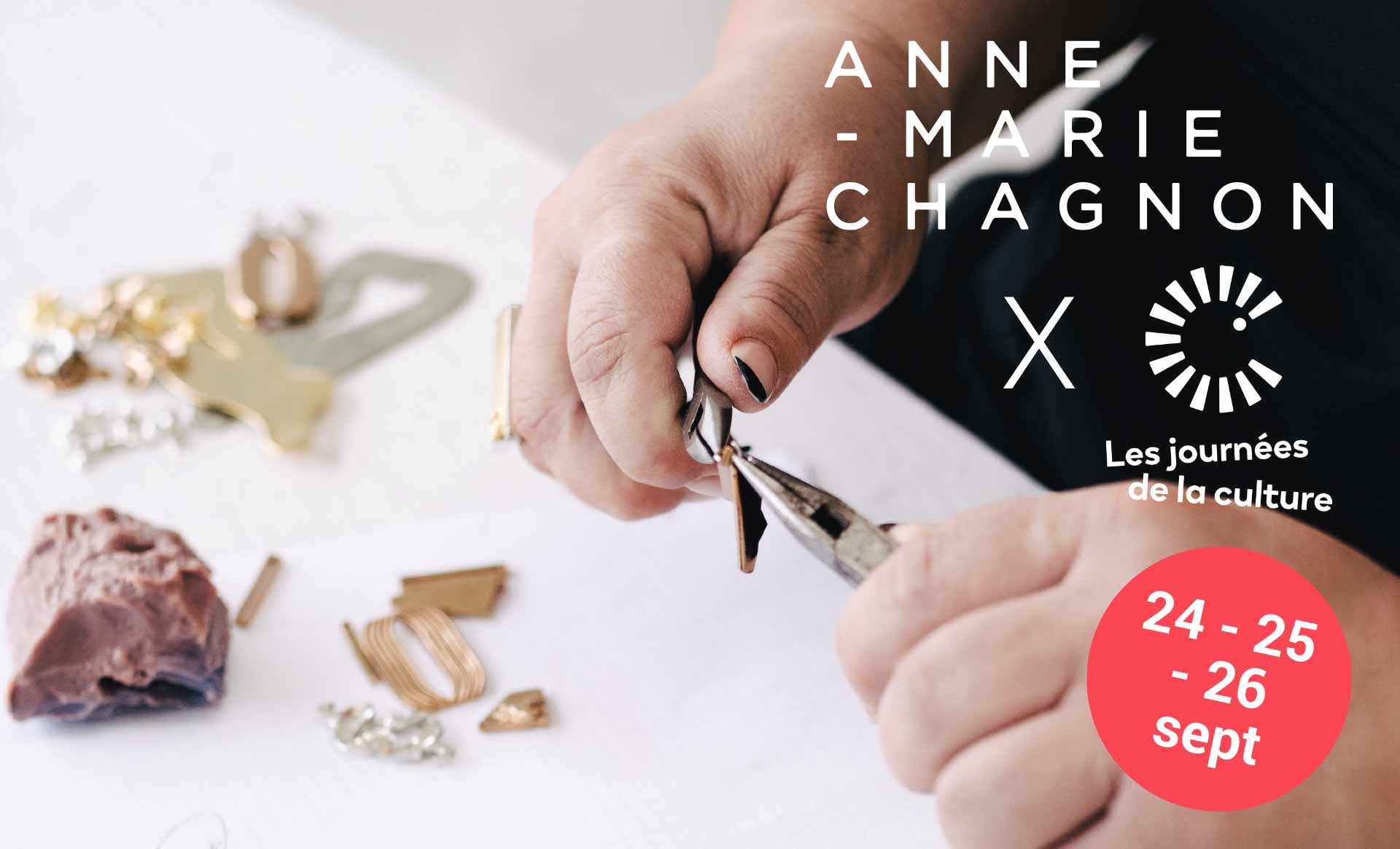 Take our tour and visit Anne-Marie Chagnon’s workshop. Come and discover this multidisciplinary artist’s creative universe.